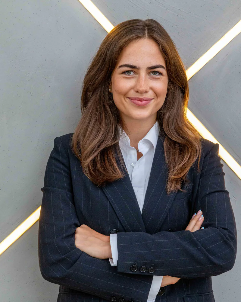 Portret van Josephine Woltering, lead AI engineer bij hosp.